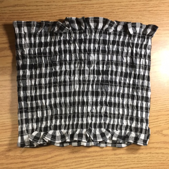 LAST ONE! Gingham Ruched Tube Top - Picture 3 of 4